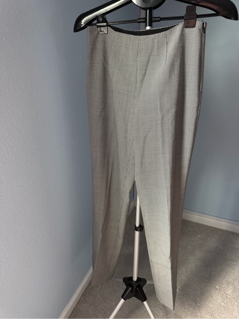 Worth women’s Gray Patterned Dress Pants